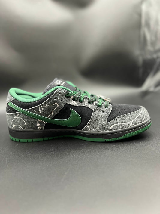 Nike SB Dunk Low QS