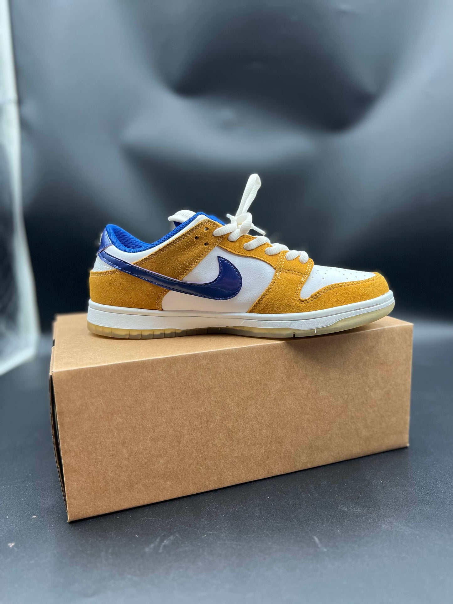 Jordan 1 Mid Laser blue Columbia